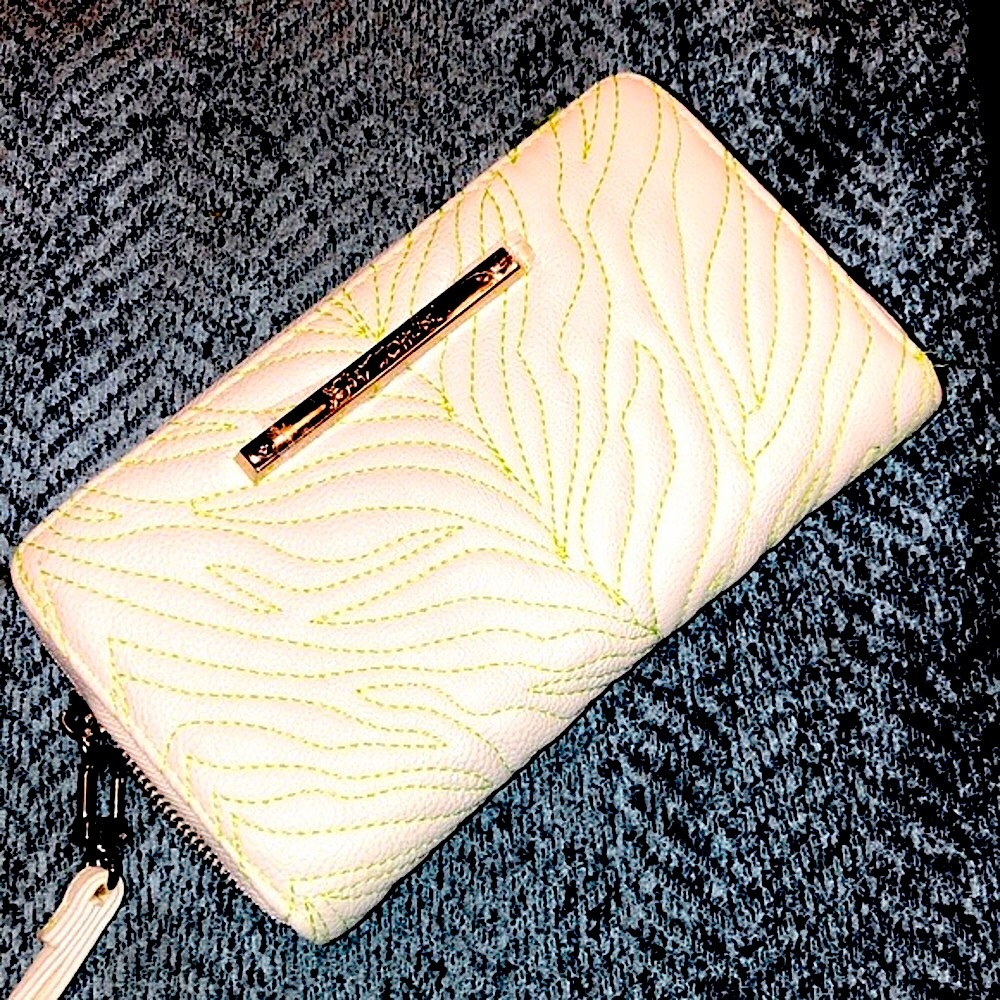 NWOT Betsey Johnson quilted Wallet
